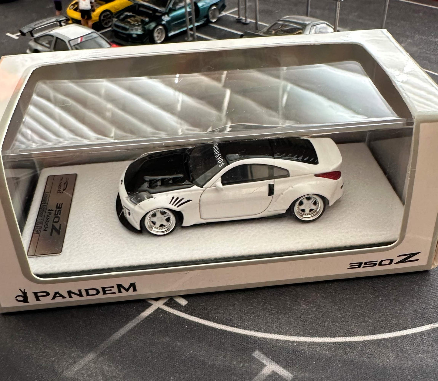 Z33 350Z Rocket Bunny by YM Model (1/64)